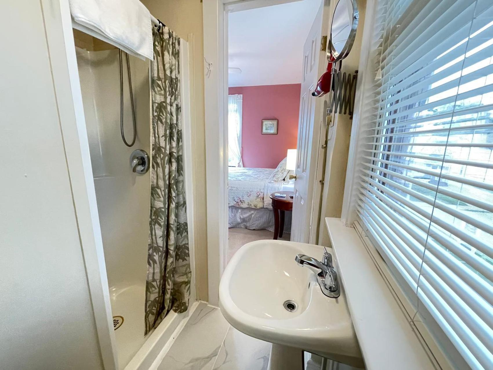 Strathaird Bed And Breakfast Niagara Falls Exterior photo