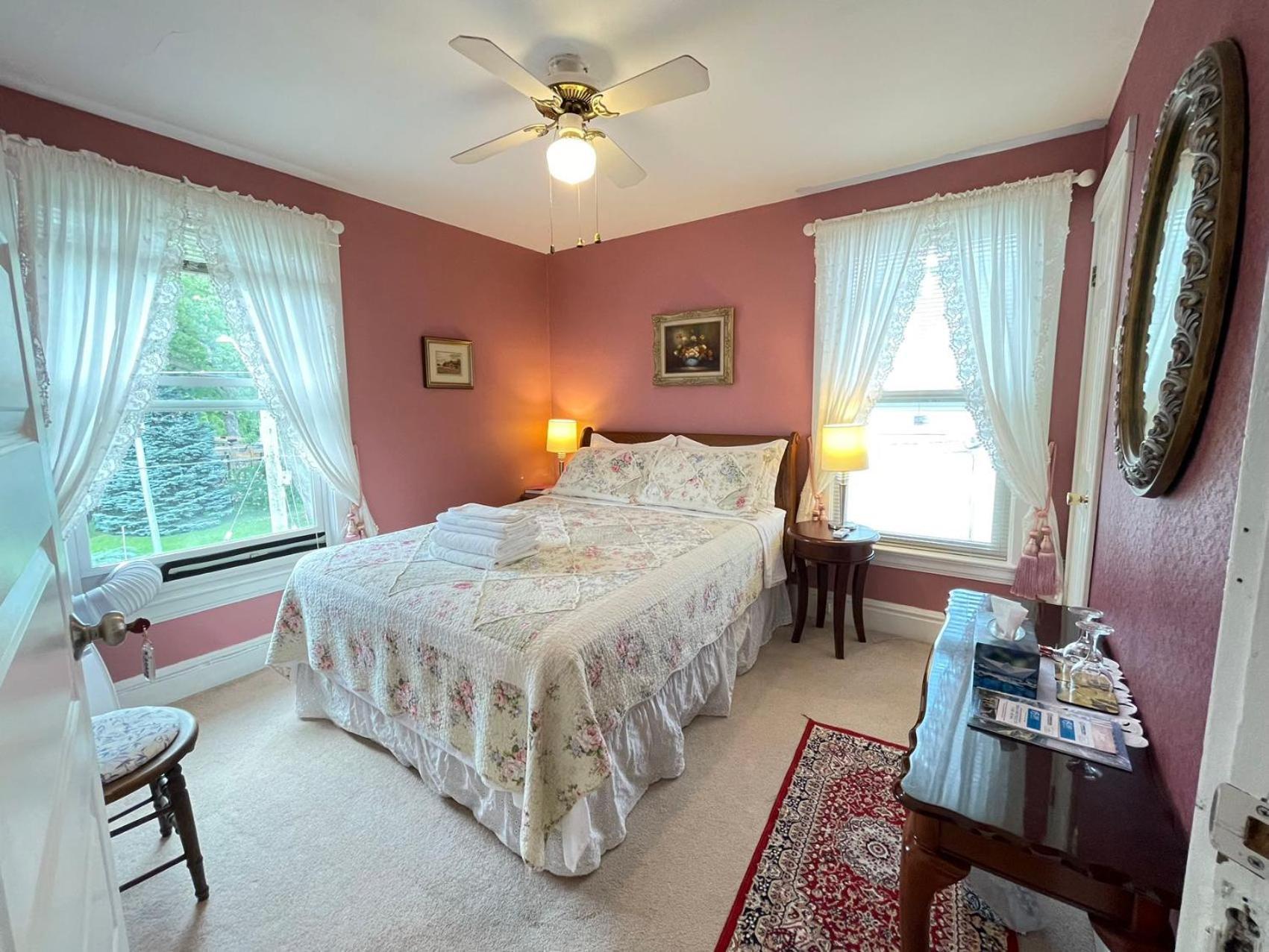 Strathaird Bed And Breakfast Niagara Falls Exterior photo